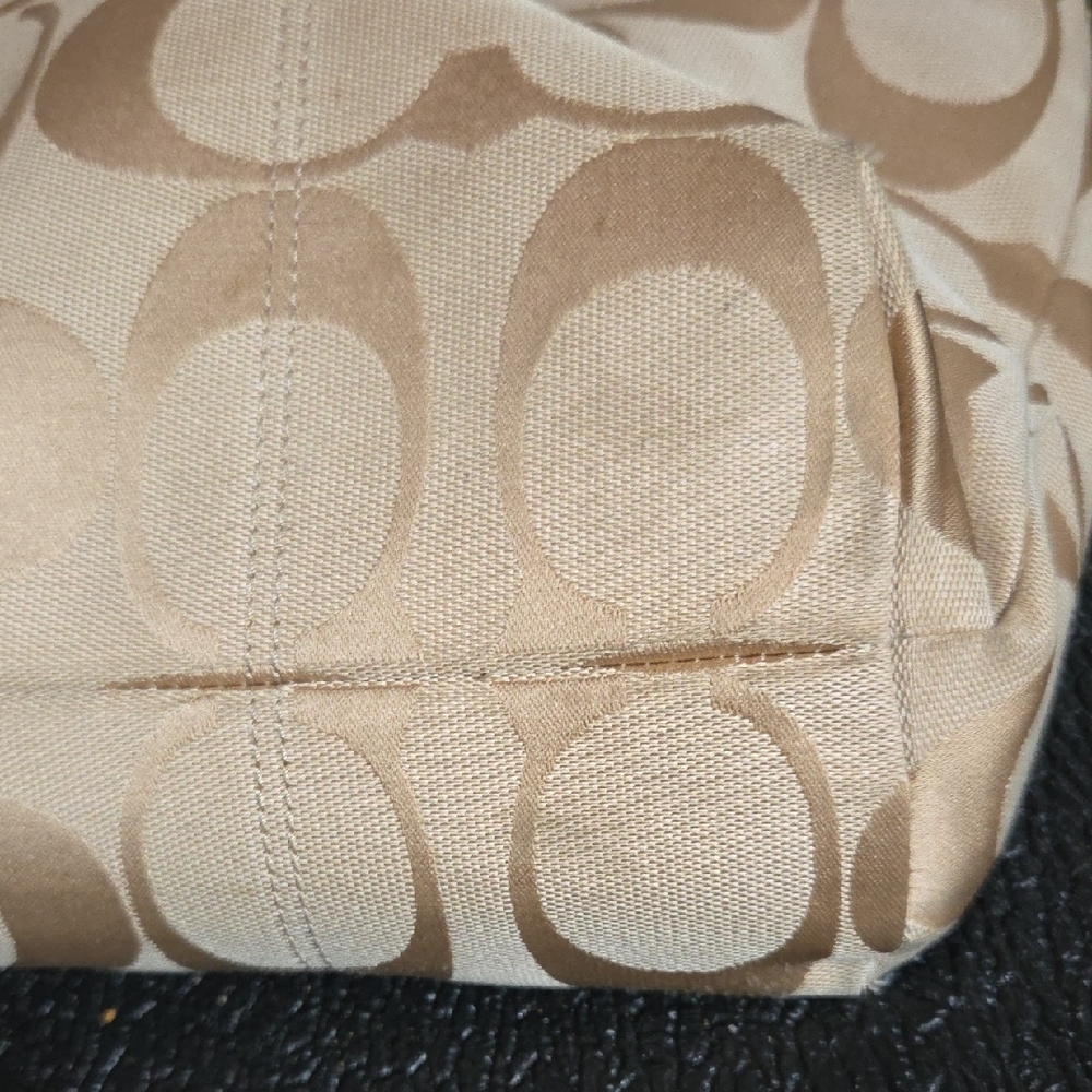 Coach Beige Signature Satchel with Green Trim - Picture 11 of 16
